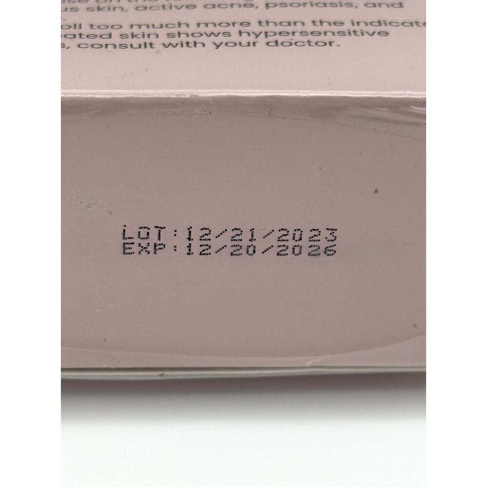 Revolutionary Hair Growth Serum with Roller 50ml/1.7fl Oz - Picture 7 of 7